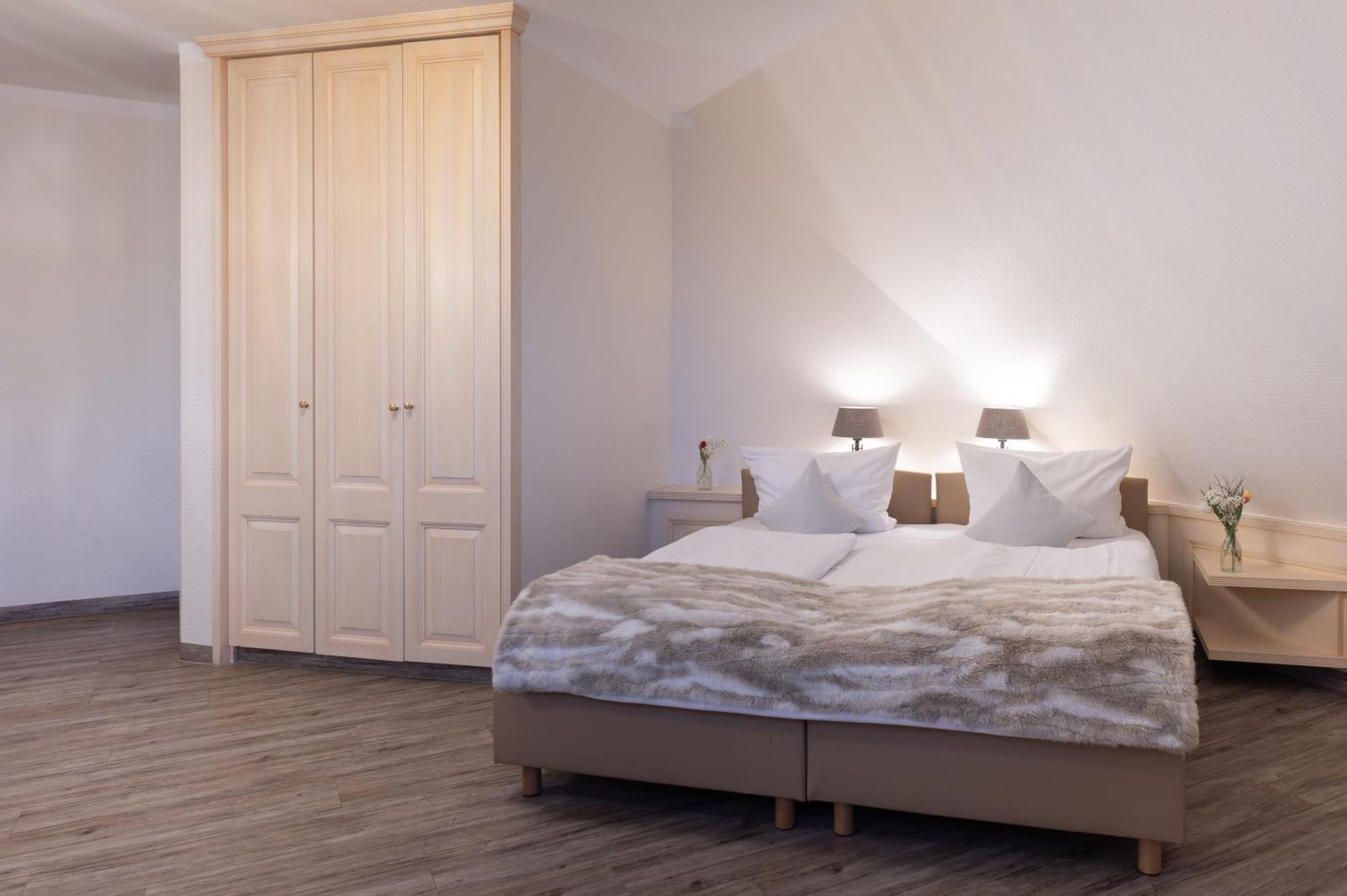 Landhotel 3Kronen Adelsdorf Exteriér fotografie