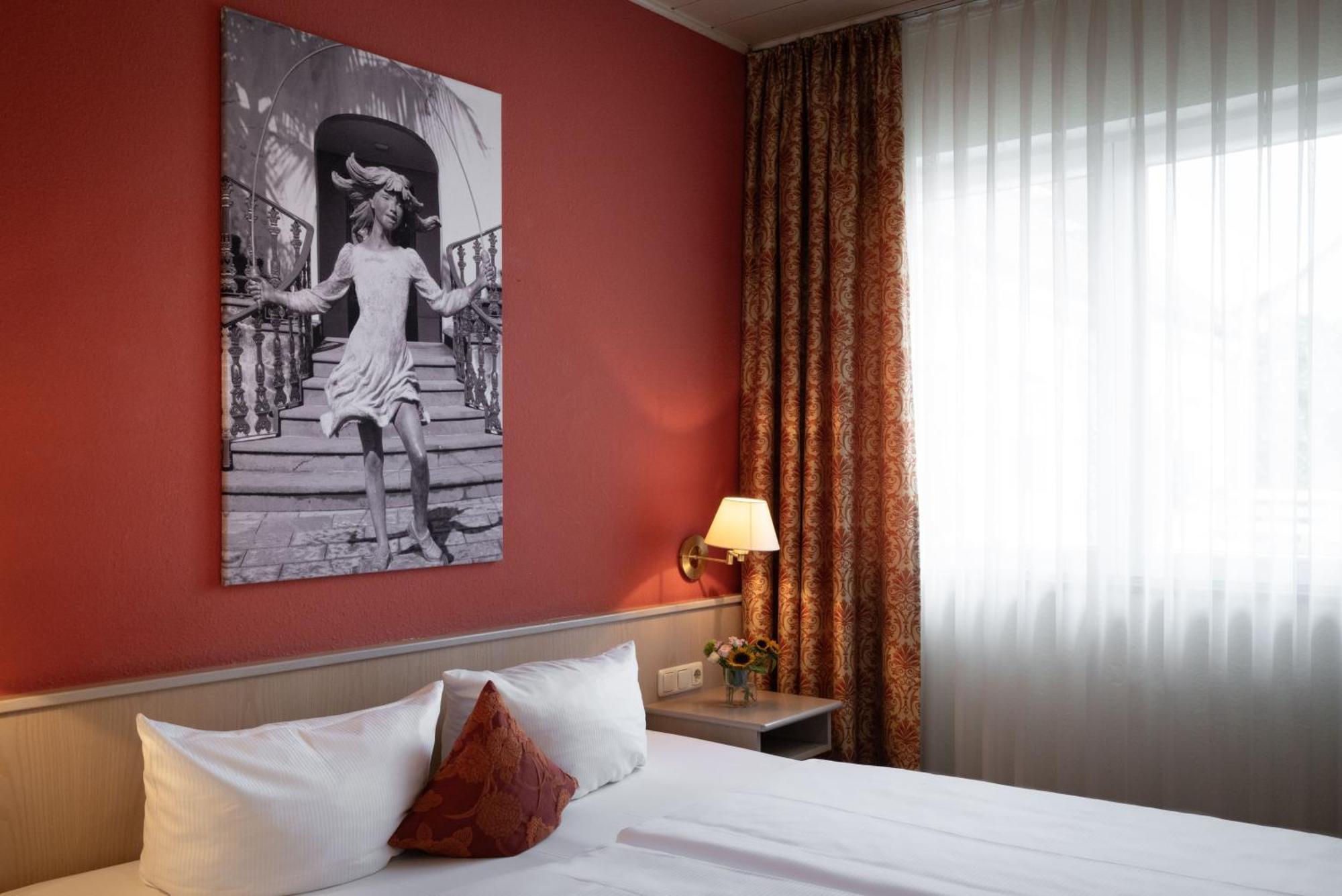 Landhotel 3Kronen Adelsdorf Exteriér fotografie